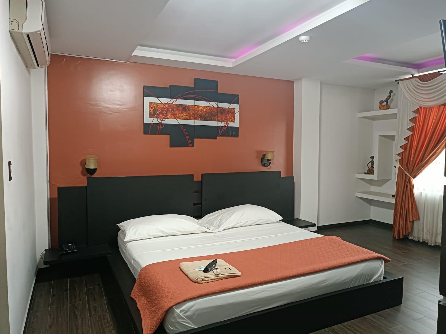 Hotel Quezada Hermanos Santo Domingo de los Colorados Kültér fotó