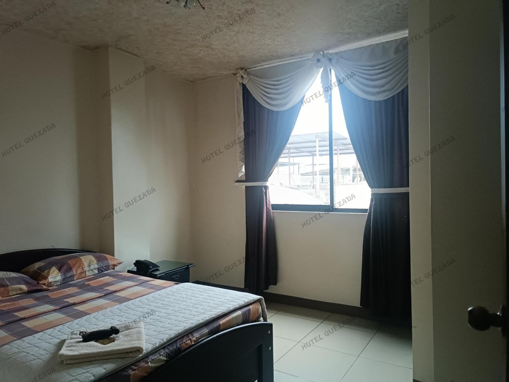Hotel Quezada Hermanos Santo Domingo de los Colorados Kültér fotó
